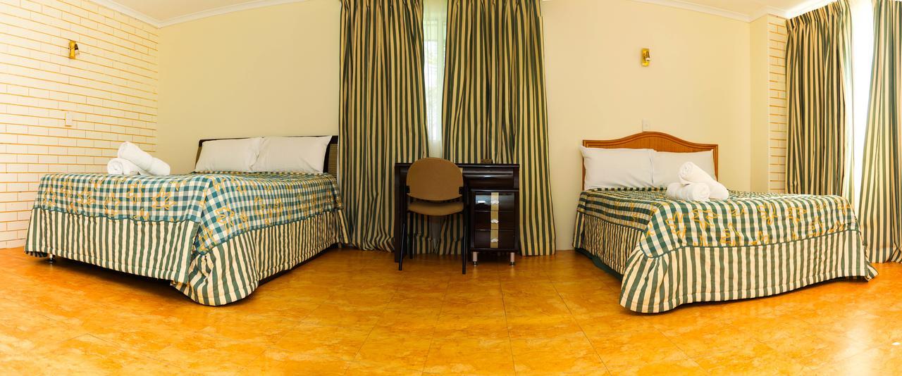 גולד קוסט Queenslander Motel מראה חיצוני תמונה