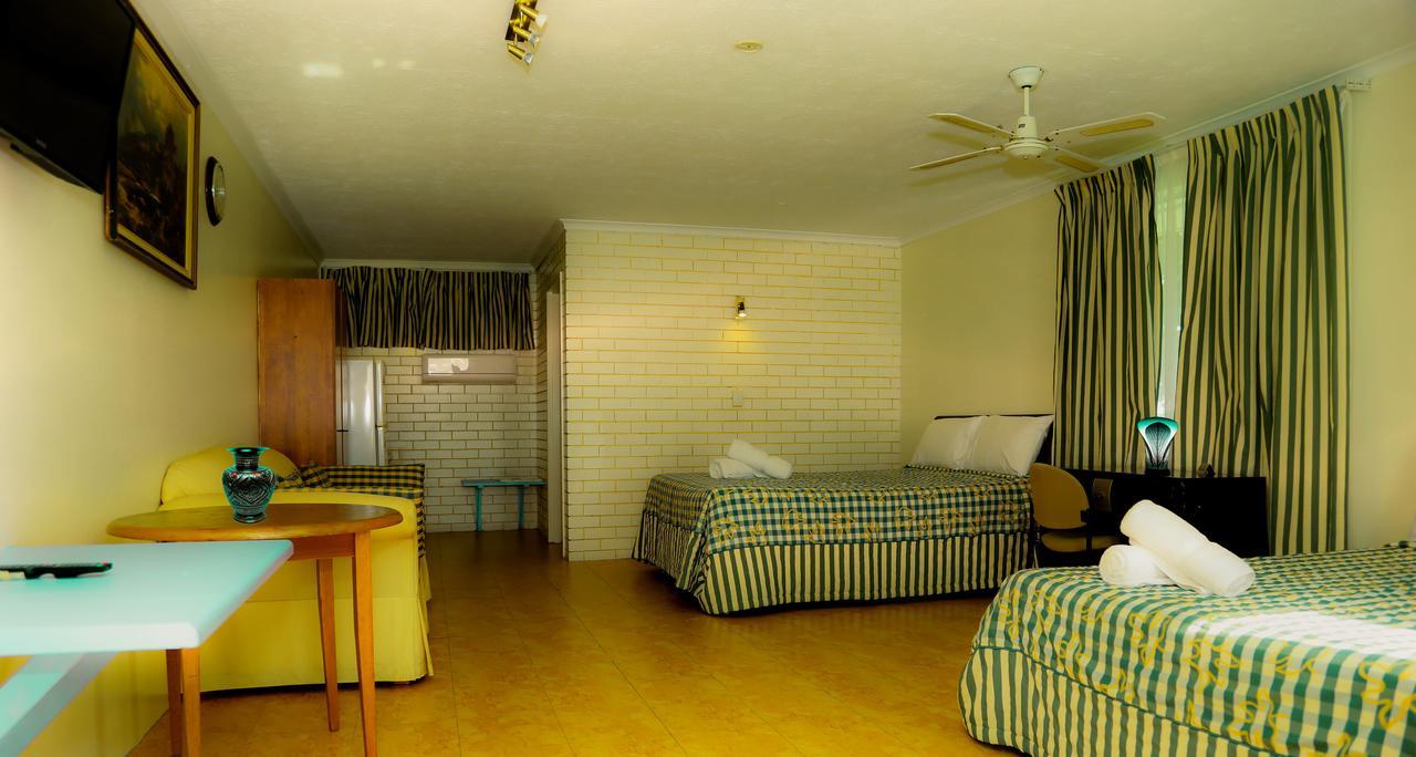 גולד קוסט Queenslander Motel מראה חיצוני תמונה