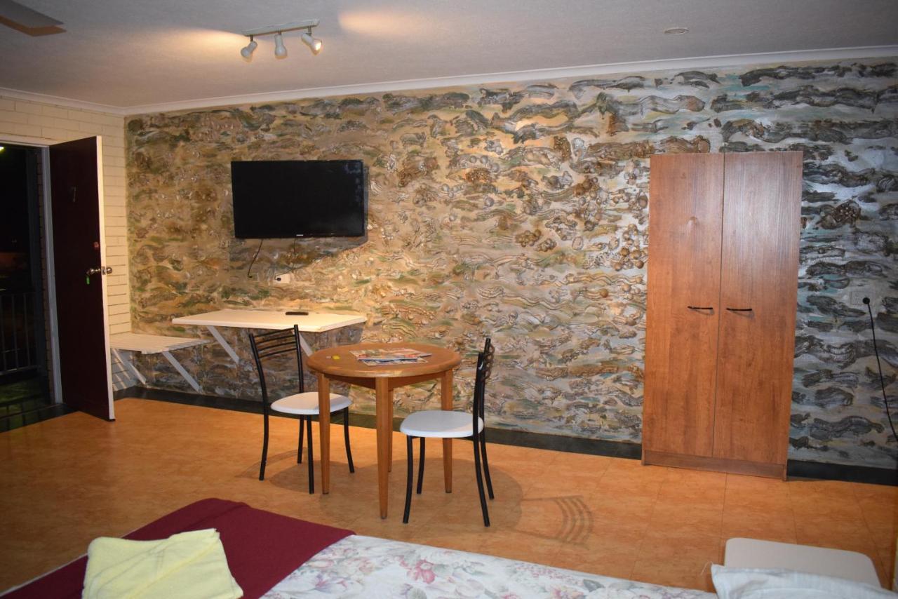 גולד קוסט Queenslander Motel מראה חיצוני תמונה