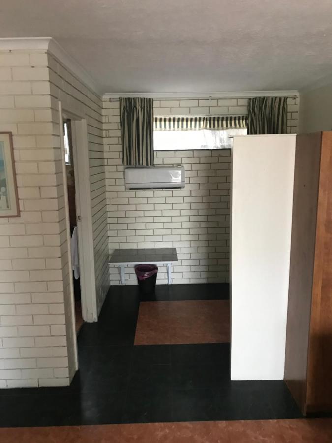 גולד קוסט Queenslander Motel מראה חיצוני תמונה